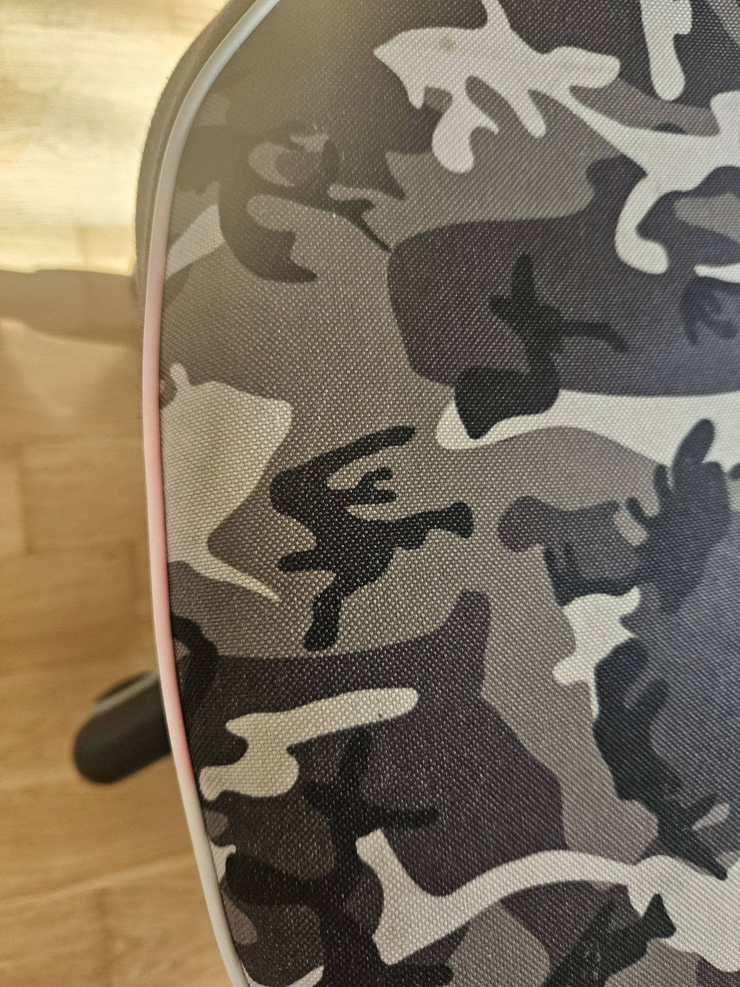 Krzesło do biurka dziecięce Entelo 4 size