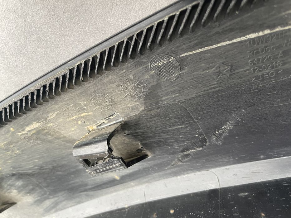 Jeep Cherokee Trailhawk 2016 лиштва накладка задня права дверка