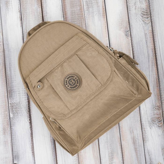 Modny plecaczek damski w kolorze jasnego brązu SP-10-LB