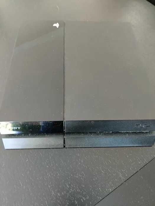 PlayStation 4 com dois comandos em excelente condição