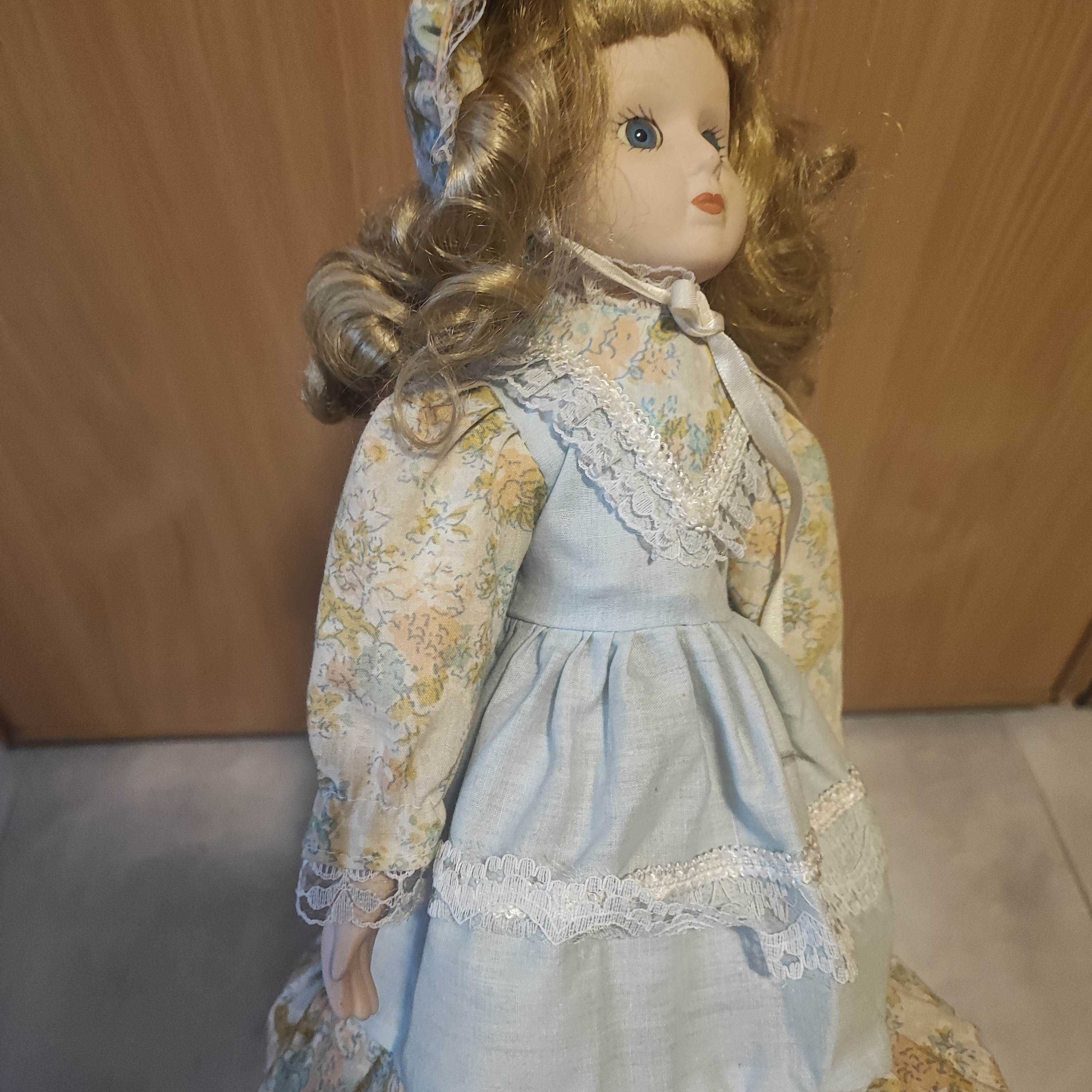 Porcelanowa Lalka kolekcjonerska (collectible porcelain doll)