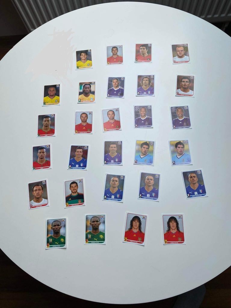 Około 30 naklejek Panini WC 2010