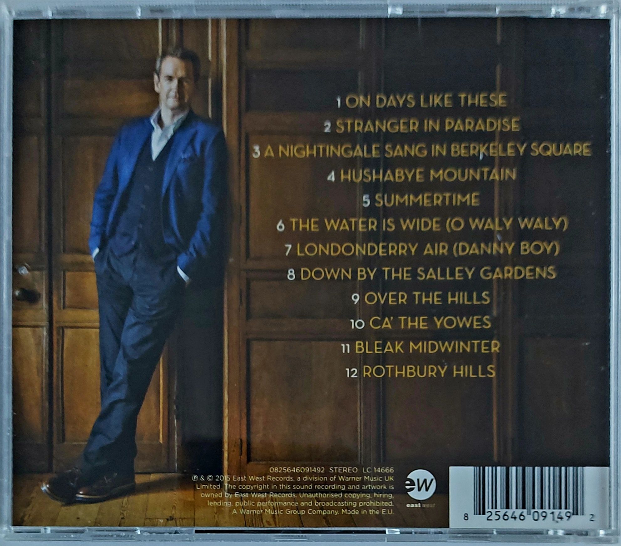 Alexander Armstrong A Year Of Songs 2015r