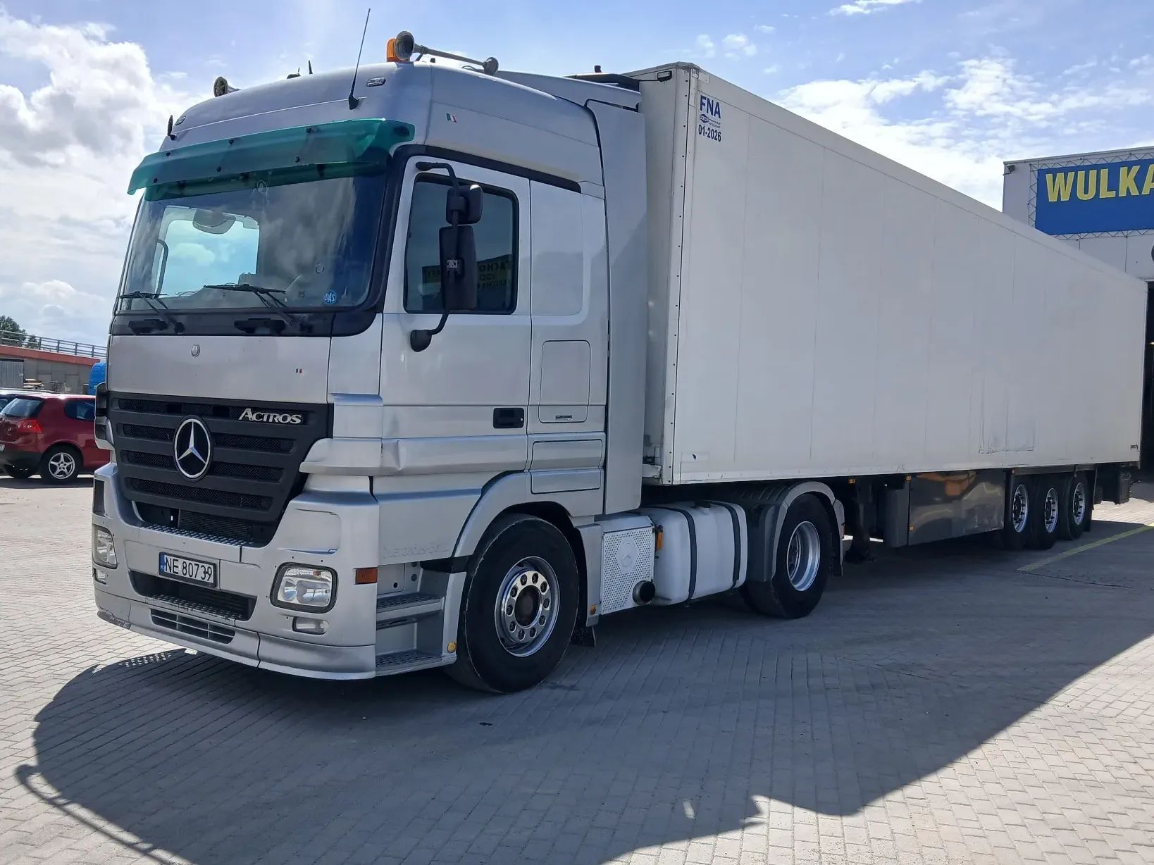 Mercedes-Benz Actros  Mercedes Actros MP2 1844