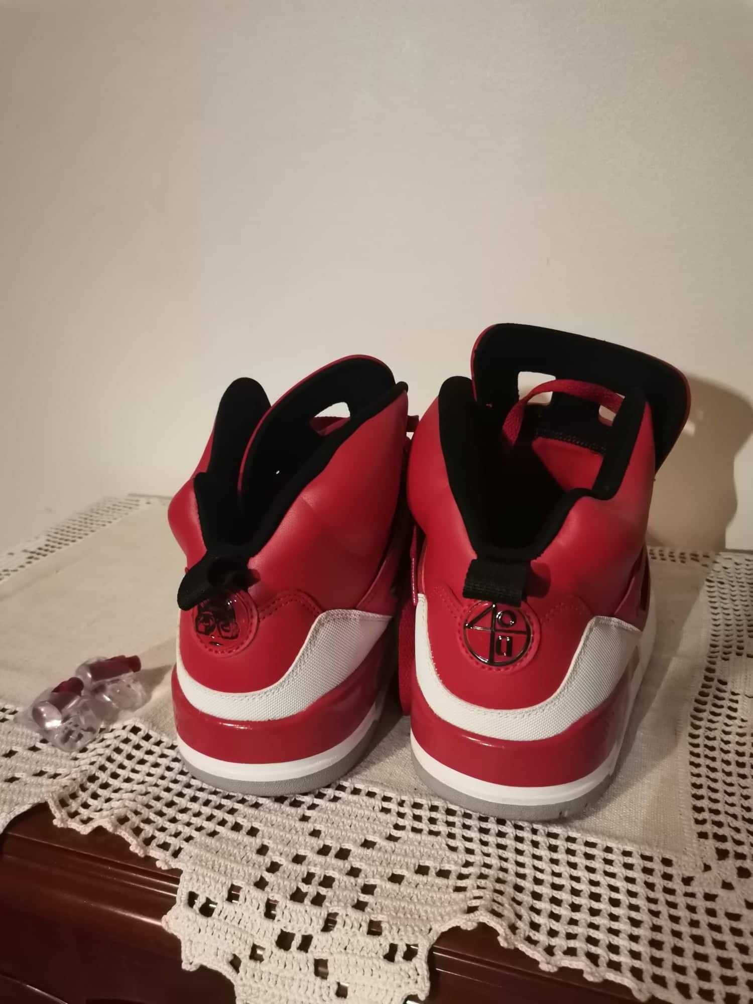 Tenis JORDAN 42.5