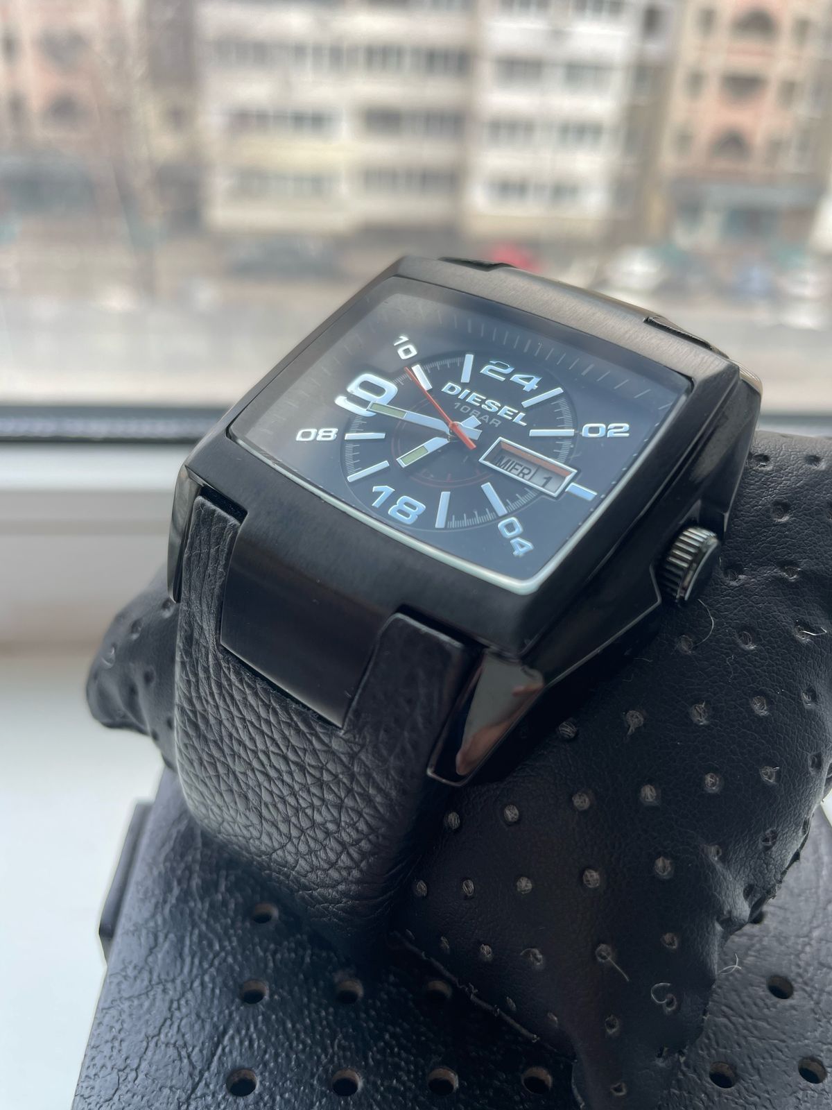 Оригінальний кварцовий годинник Diesel