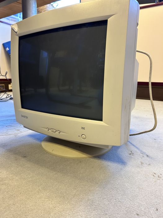 Monitor antigo em otimo estado de conservacao