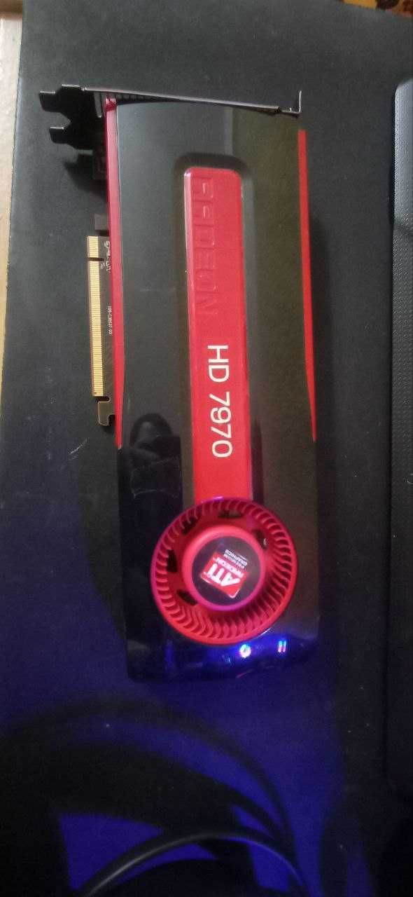 ASUS Radeon HD 7970 3 ГБ GDDR5