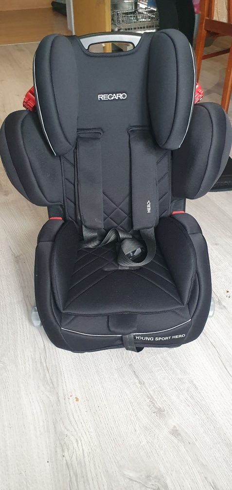 Fotelik dla dziecka Recaro young sport hero 9-36 kg czarny