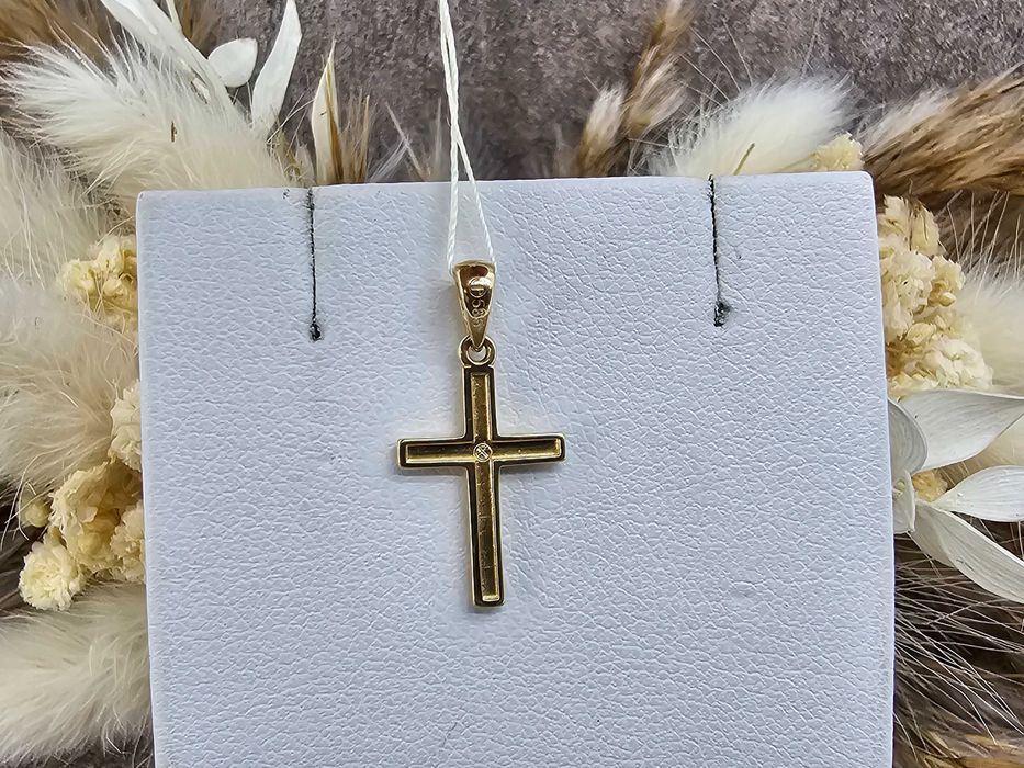 Złoty krzyżyk apart P: 585 WIELKOŚĆ WYS:2CM SZ:1CM