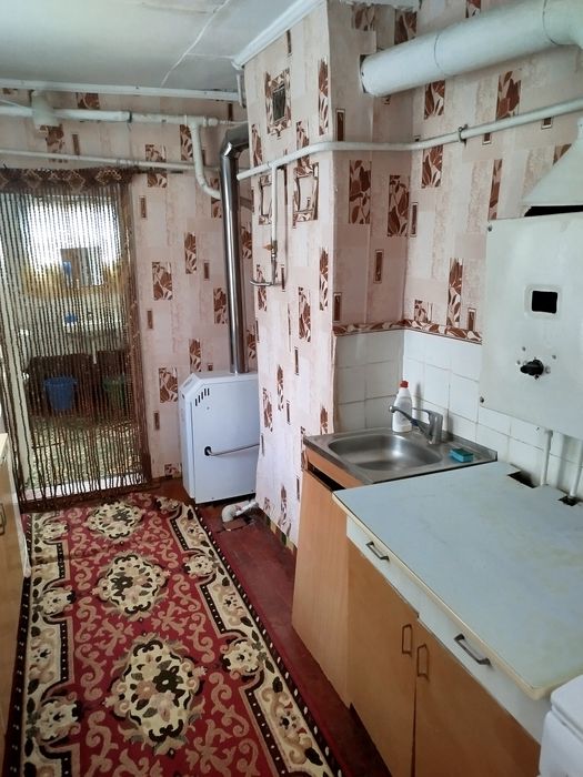 Продаю будинок в центрі міста.