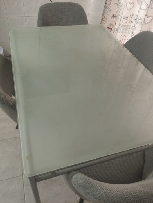 Mesa de cozinha (cadeiras)