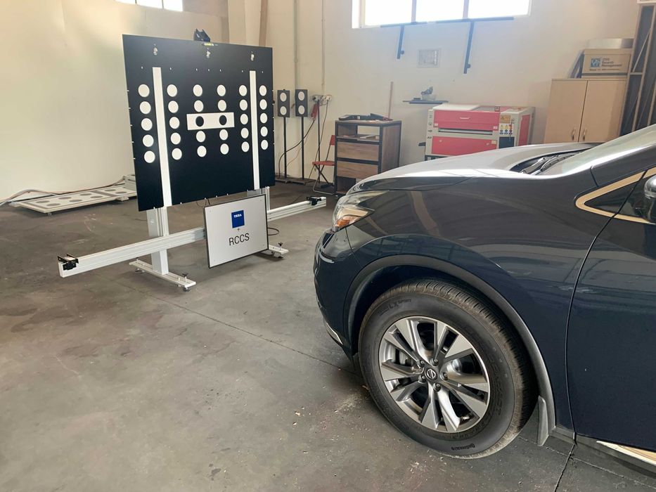 Kalibracja, regulacja radarów ACC, kamer wspom. i kamer 360 stopni