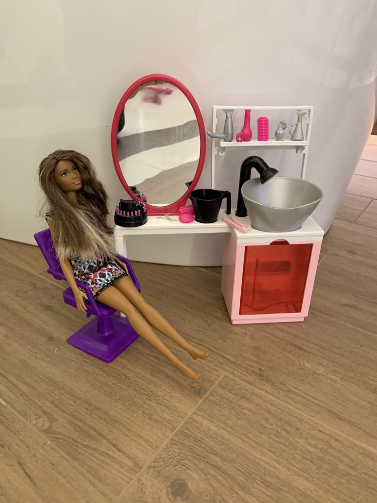 Salon fryzjerski Barbie + lalka Barbie