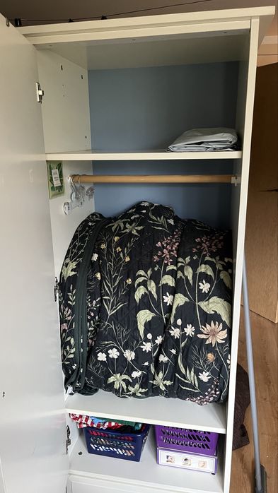 Biala szafa na wieszaki polka szuflada 60cm