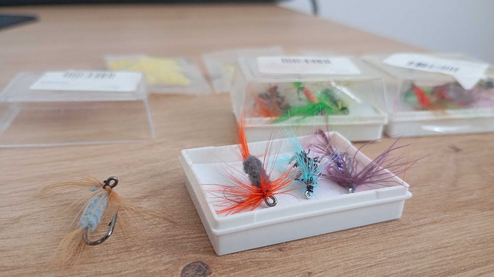 Zestaw muchowy 12 sztuk + gumki na robaki Bardzo skuteczne - Nowe