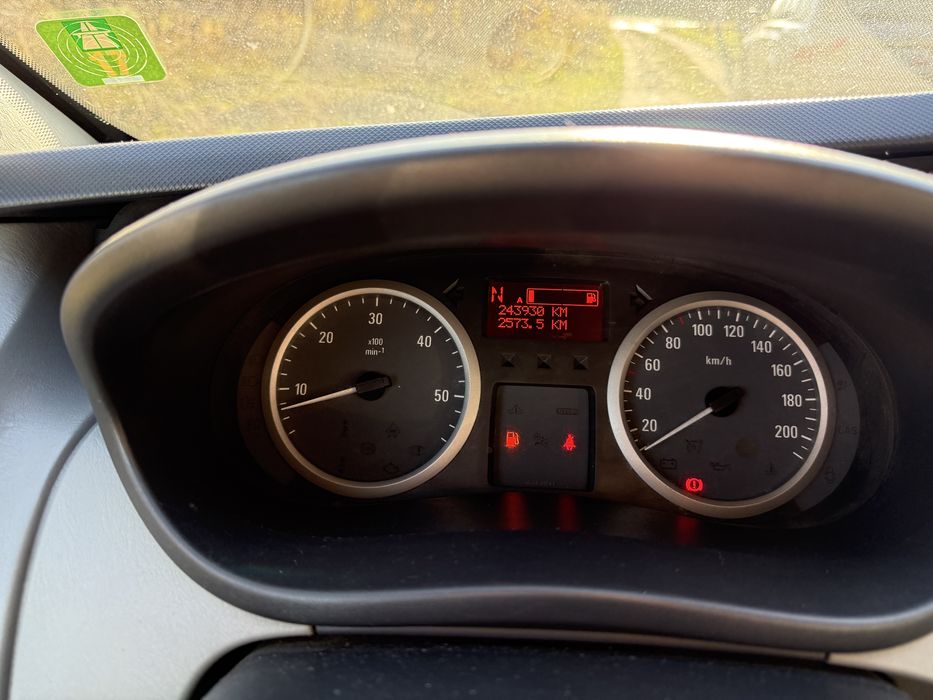 Opel Vivaro. Опель Віваро