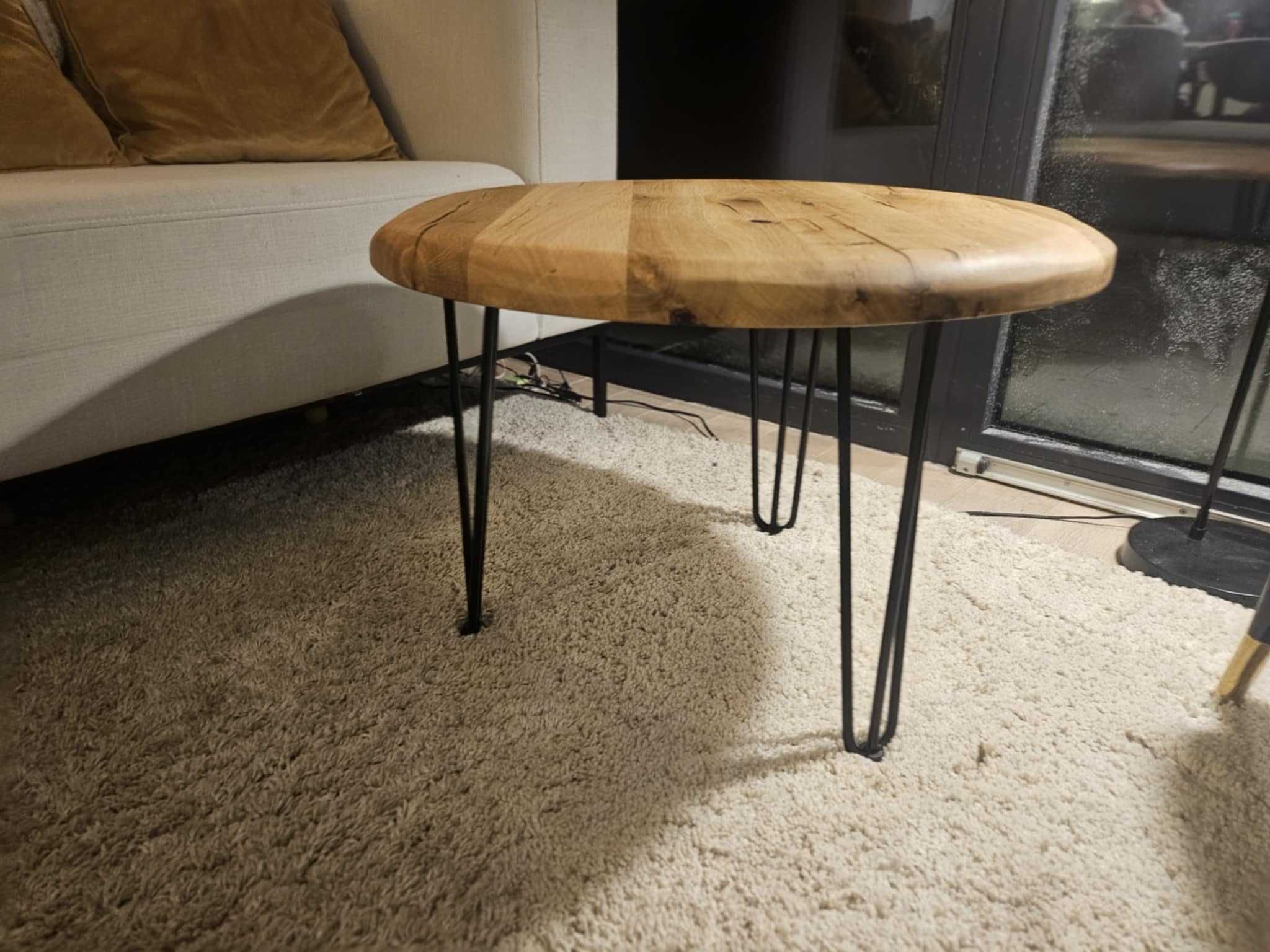 Elegancki stolik kawowy dębowy z metalowymi nogami, śr. 65 cm