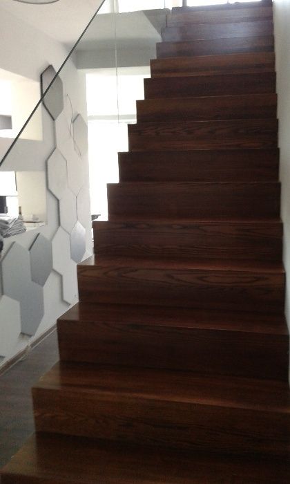 Schody dywanowe ,samonośne z drewena