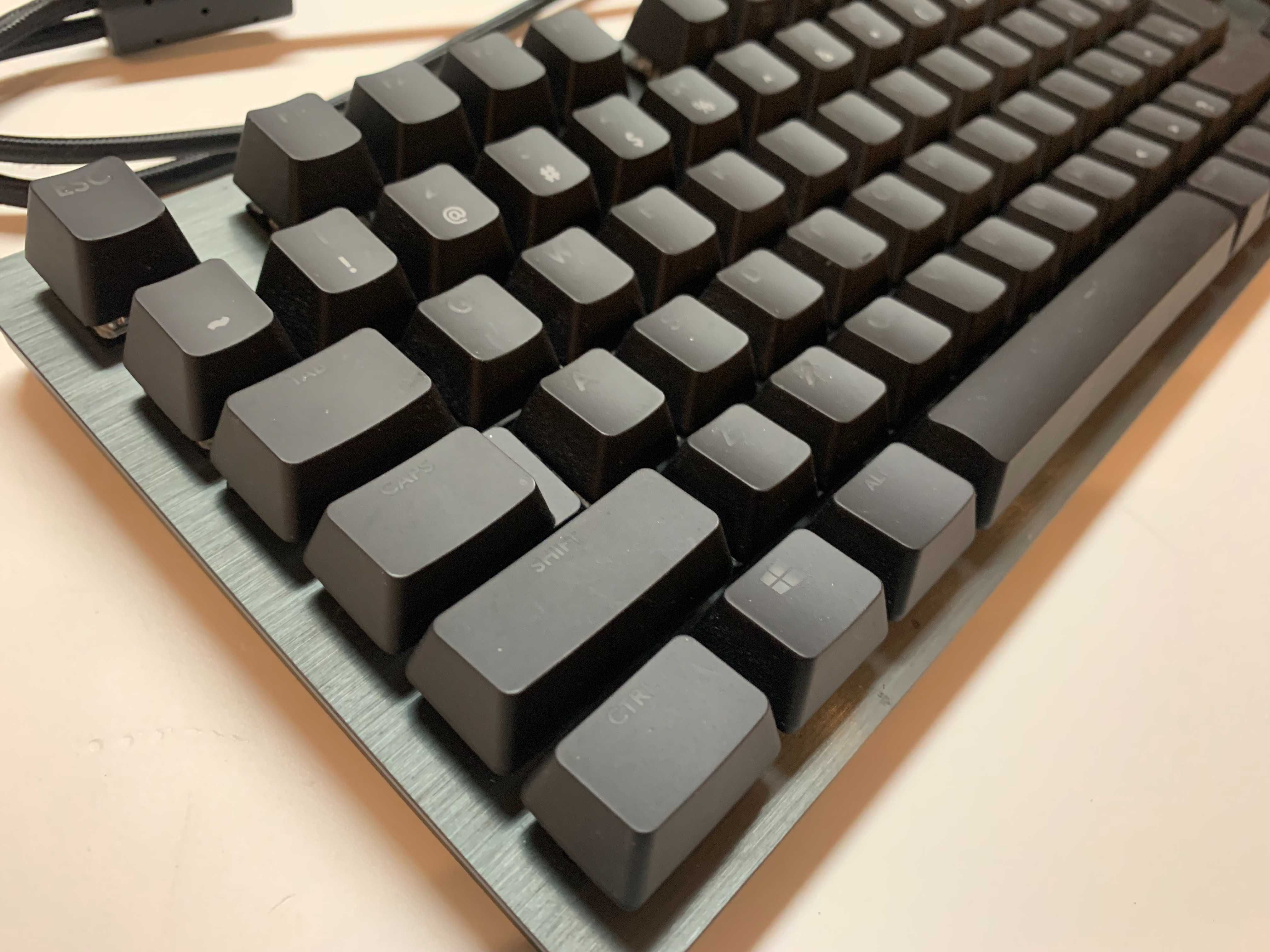 Logitech G512 mechaniczna klawiatura układ US QWERTY czarna