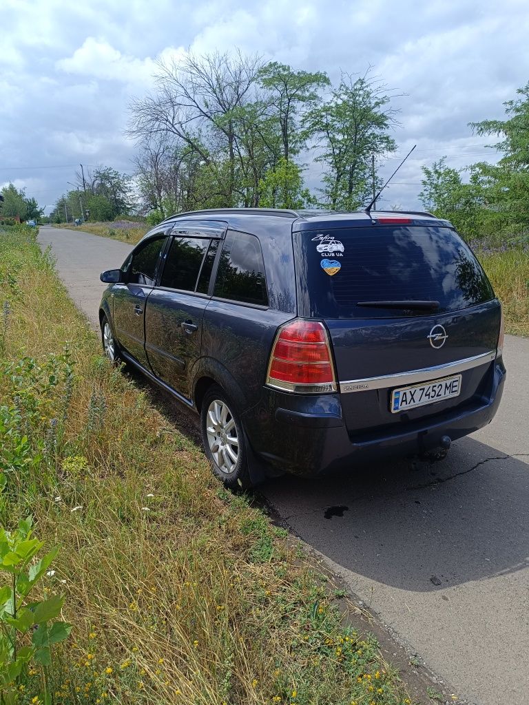 Продам Опель Зафира В
