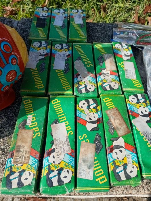 13 caixas de dominó antigos