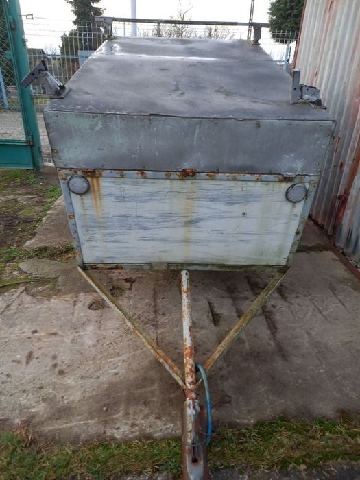 Mam do sprzedania przyczepkę zarejestrowana I ubespieczina