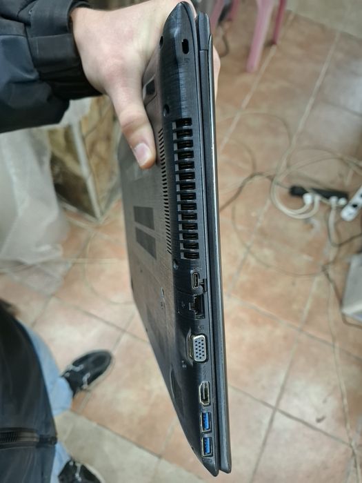 Acer Aspire E5-774G - Потужний ноутбук (i7-7500U / 20GB RAM)