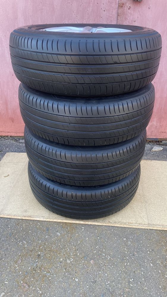 Продам колеса 215/65 R16