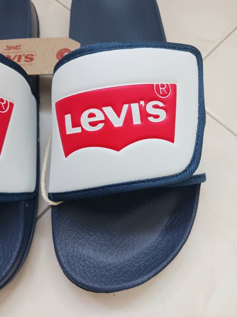 Chinelos Levi's Novos