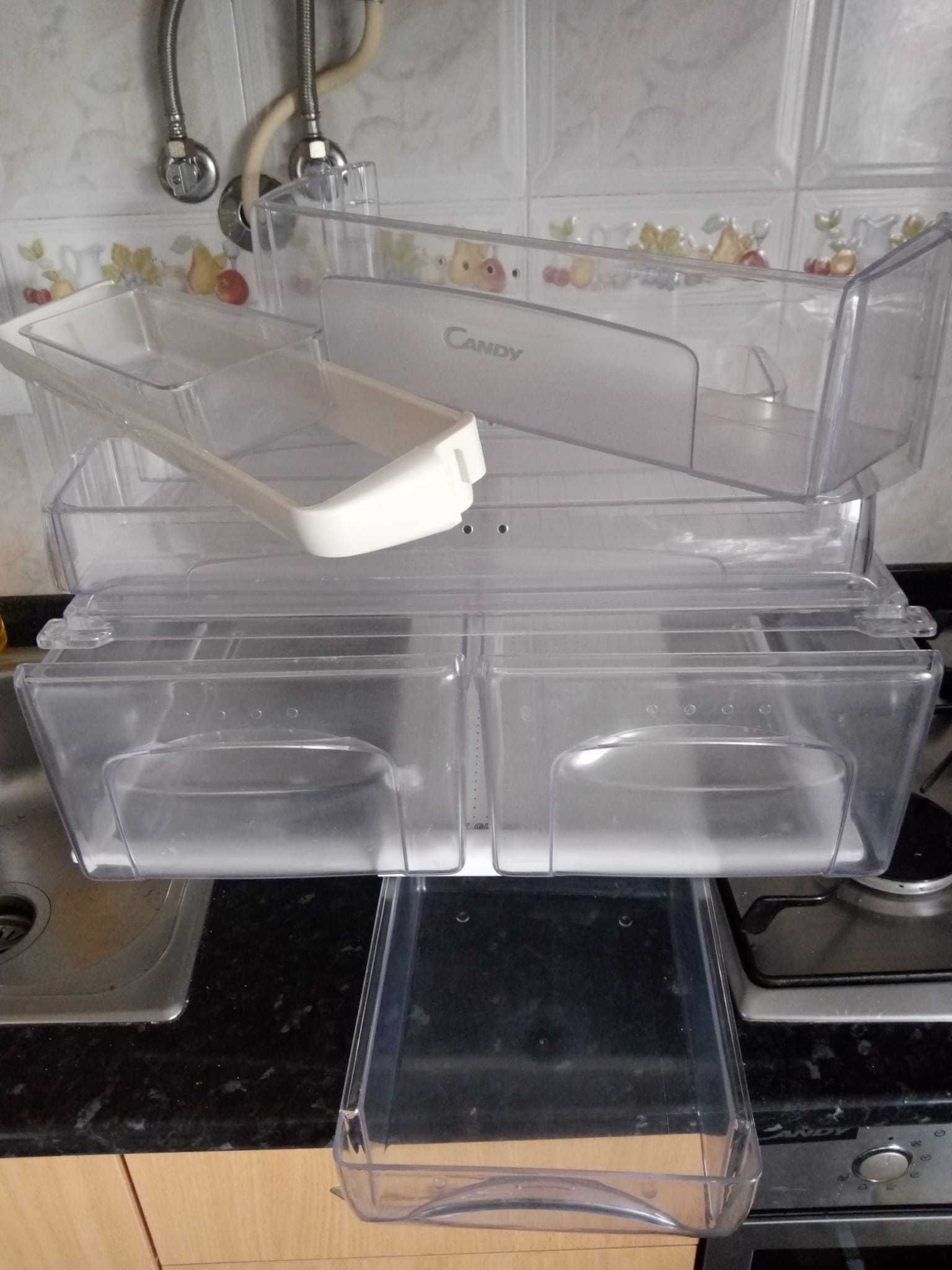 Vende se compressor/prateleiras de combinado.
