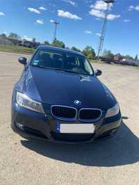 BMW E90 320i.