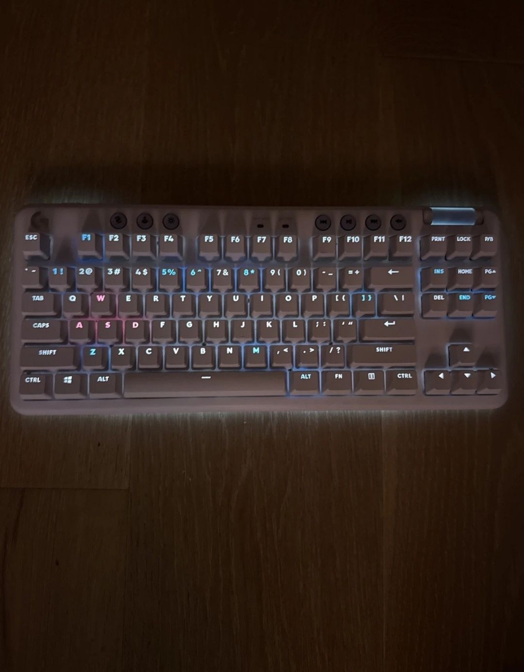Продам клавіатуру logitech g715 aurora edition