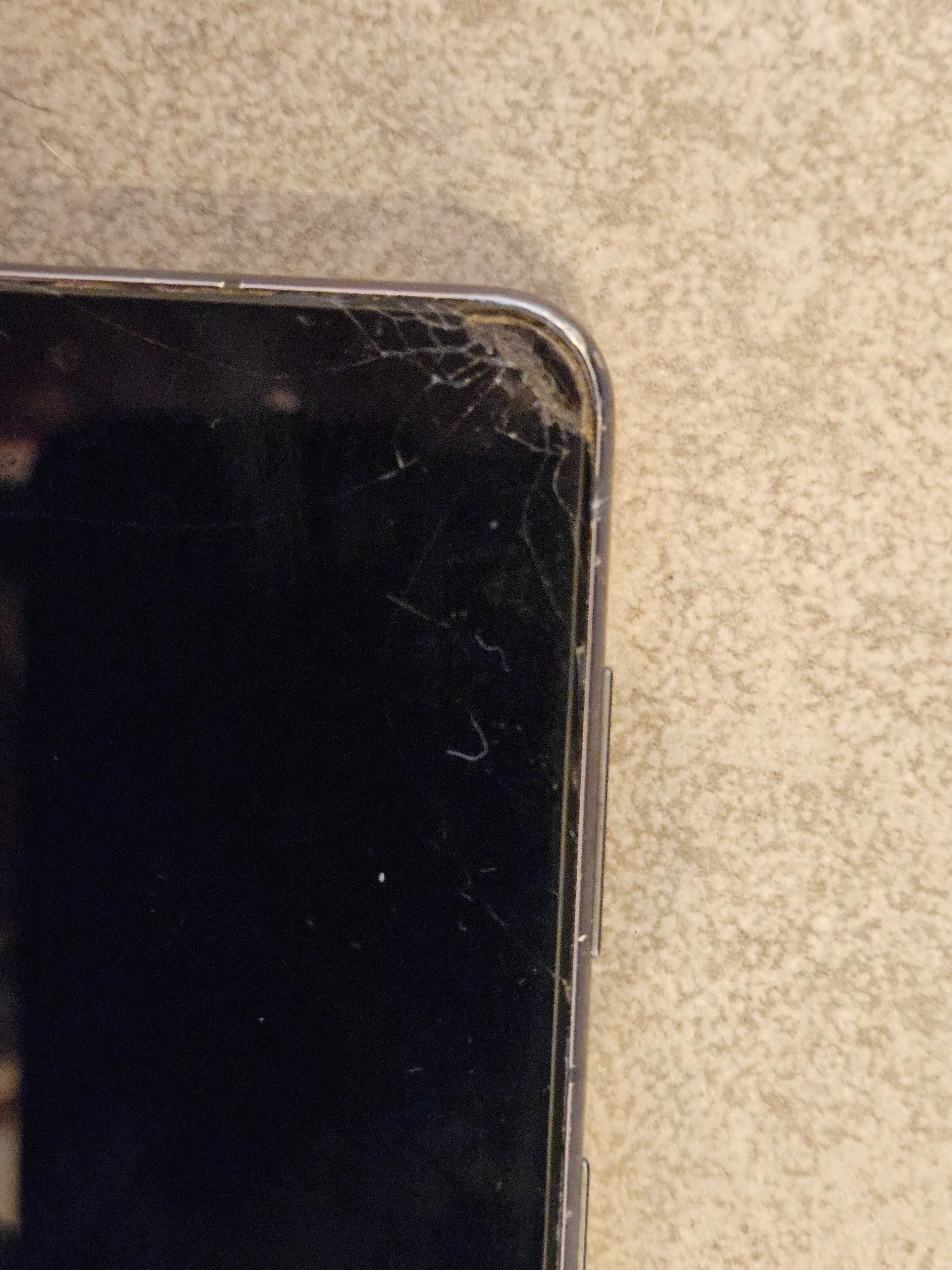 Samsung S21 5G - SM-G991B, flagowy model sprzed trzech lat