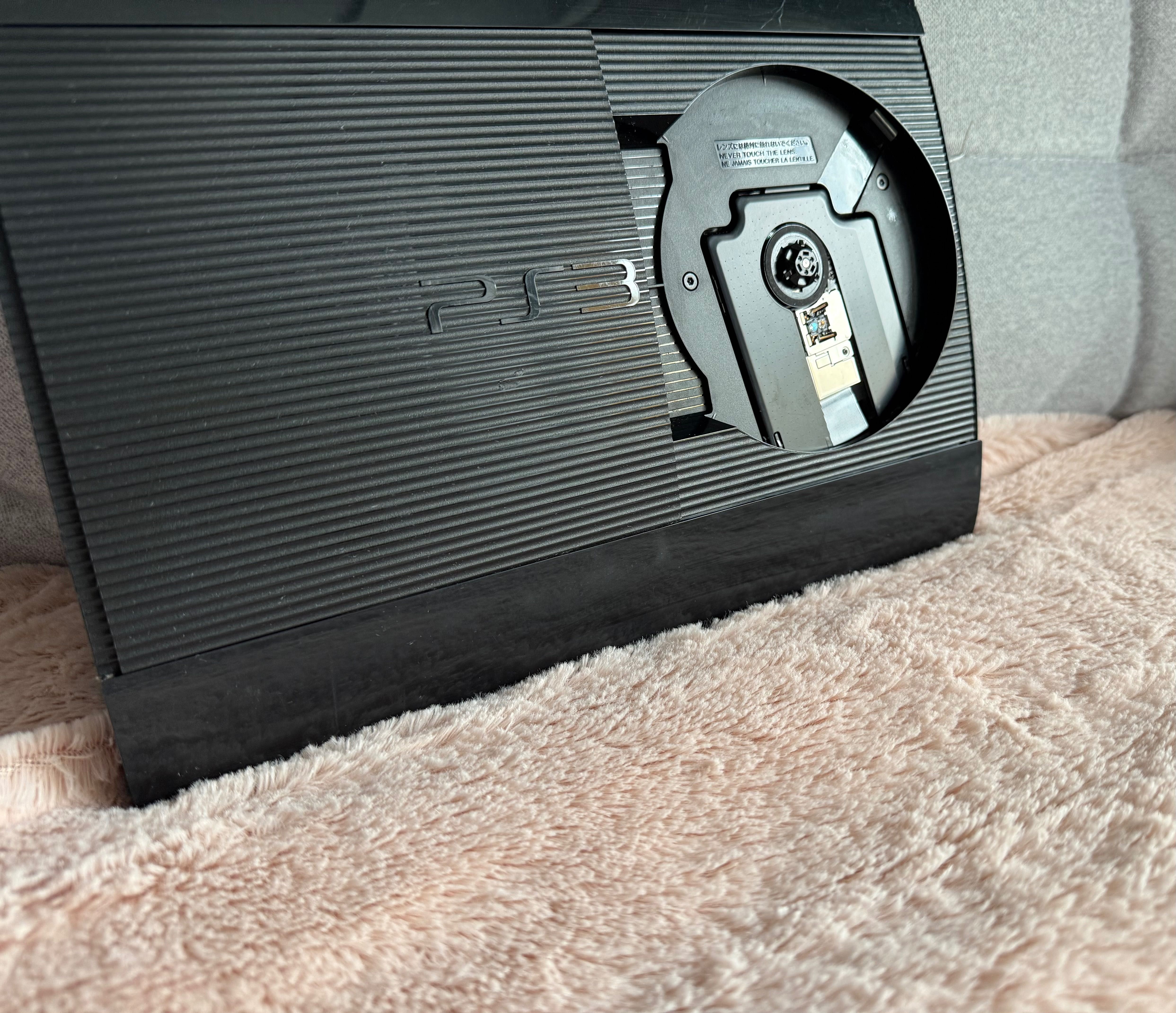 Sony PlayStation 3 PS3 + Pad