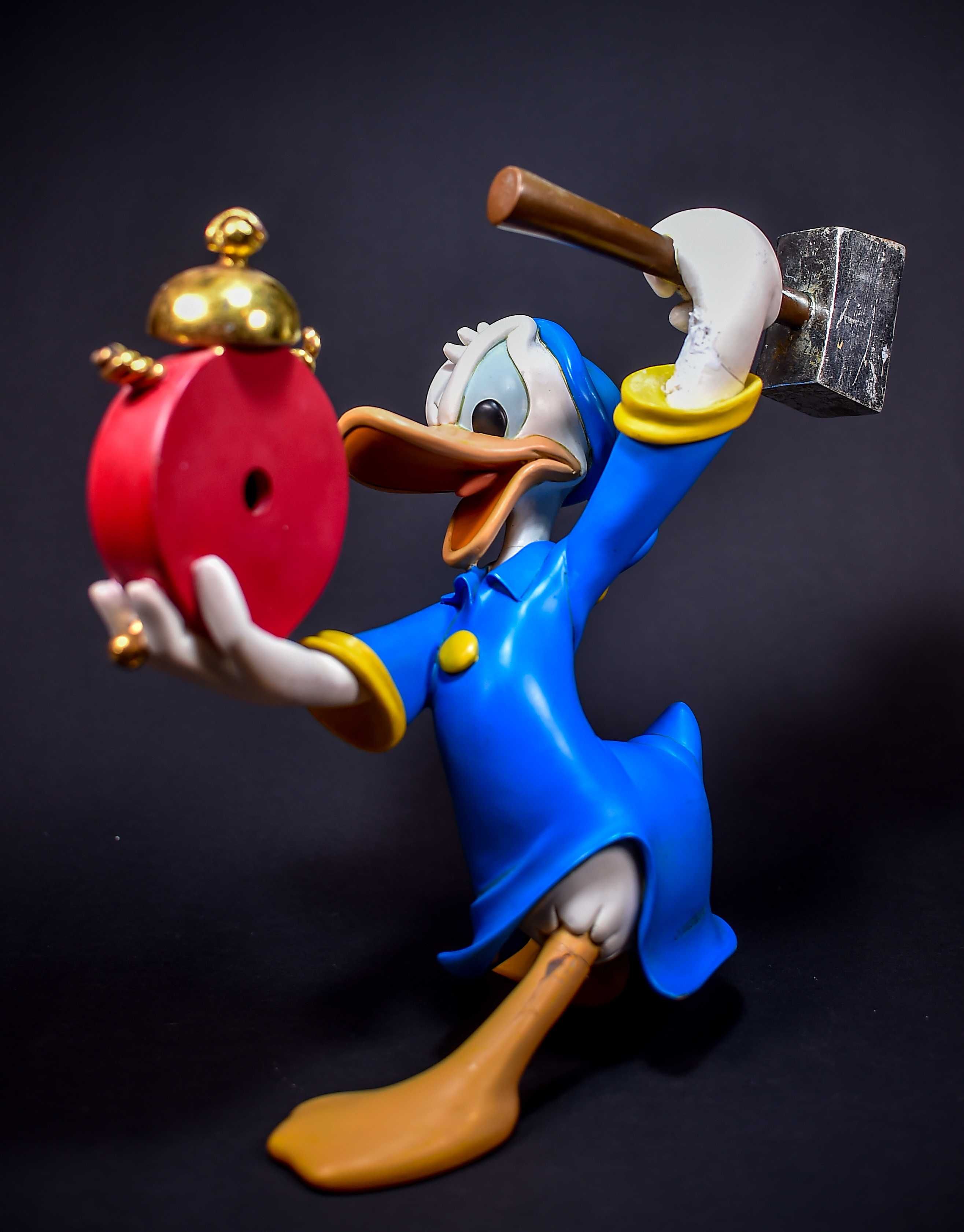 Figurka Kaczor Donald z Budzikiem - 28x33 cm