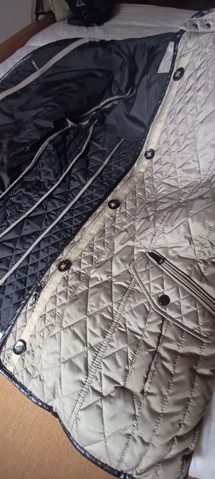 Parka de senhora. Se comprar outra do anúncio faço 20€ cada