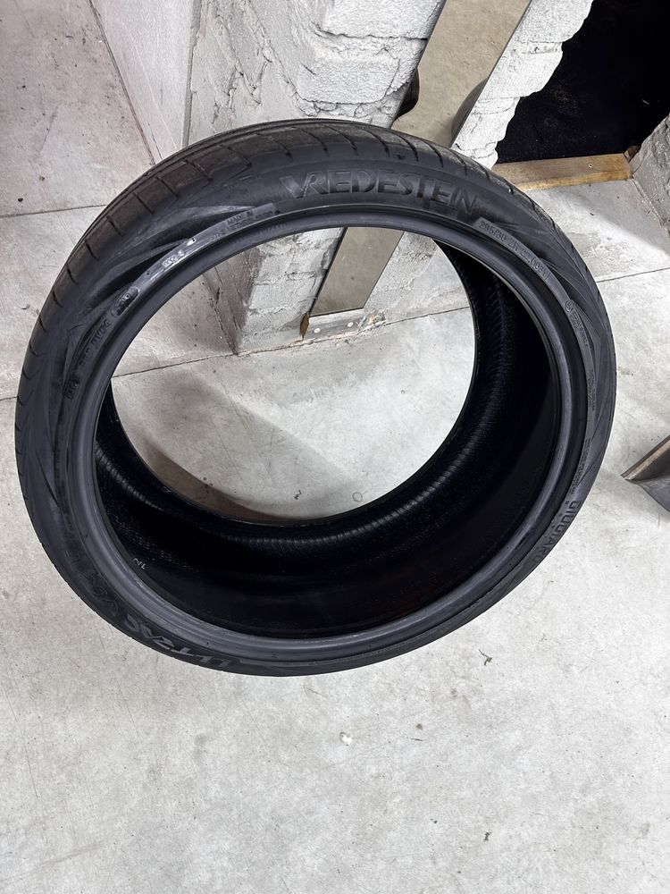 Резина Vredestein 295/30 R22 ZR