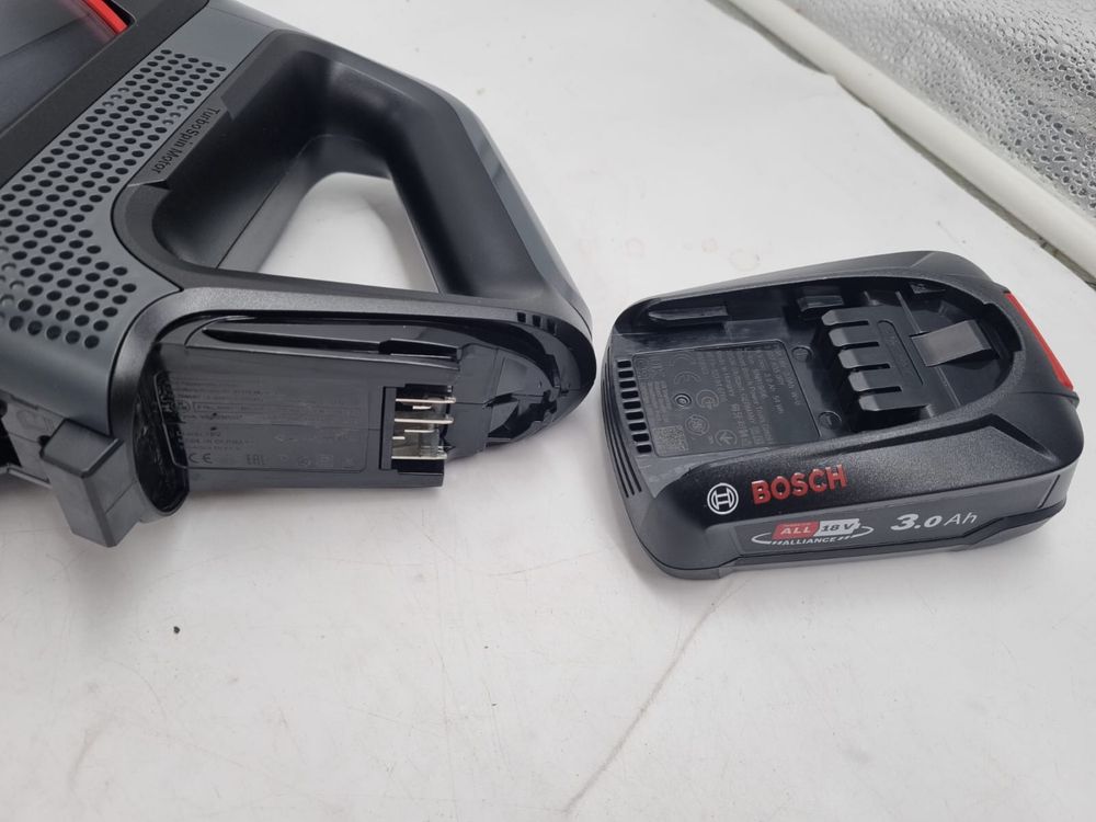 Bosch odkurzacz pionowy bezprzewodowy BCS711A