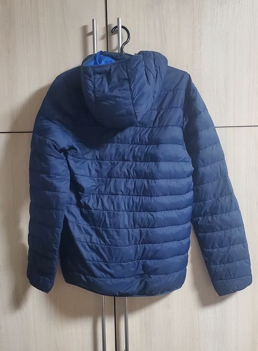 Продаю синій пуховик H&M осінь-весна. Зріст 164.
На хлопчика 12-13 р