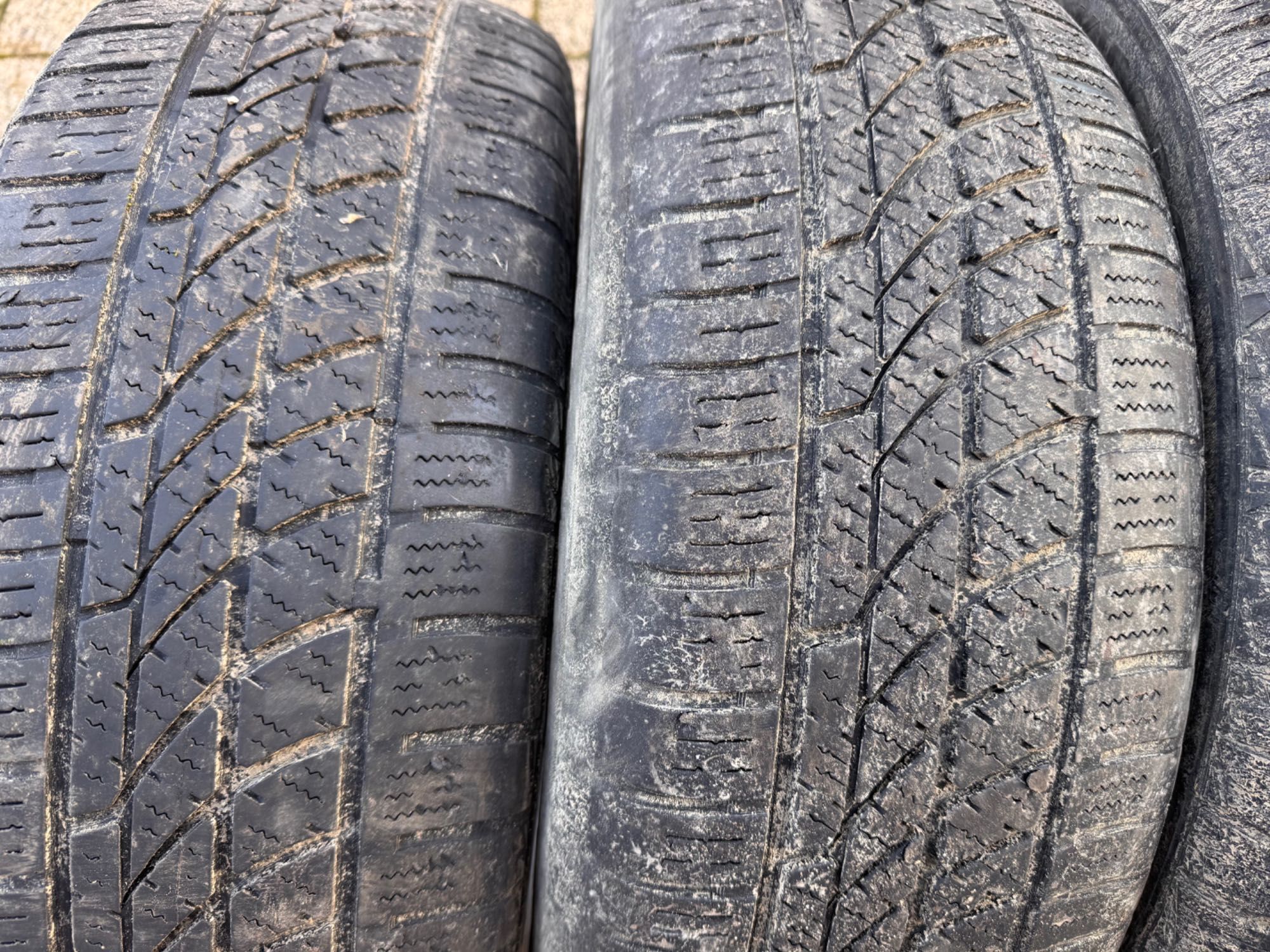 Komplet opon całorocznych Hankook 205/60R16