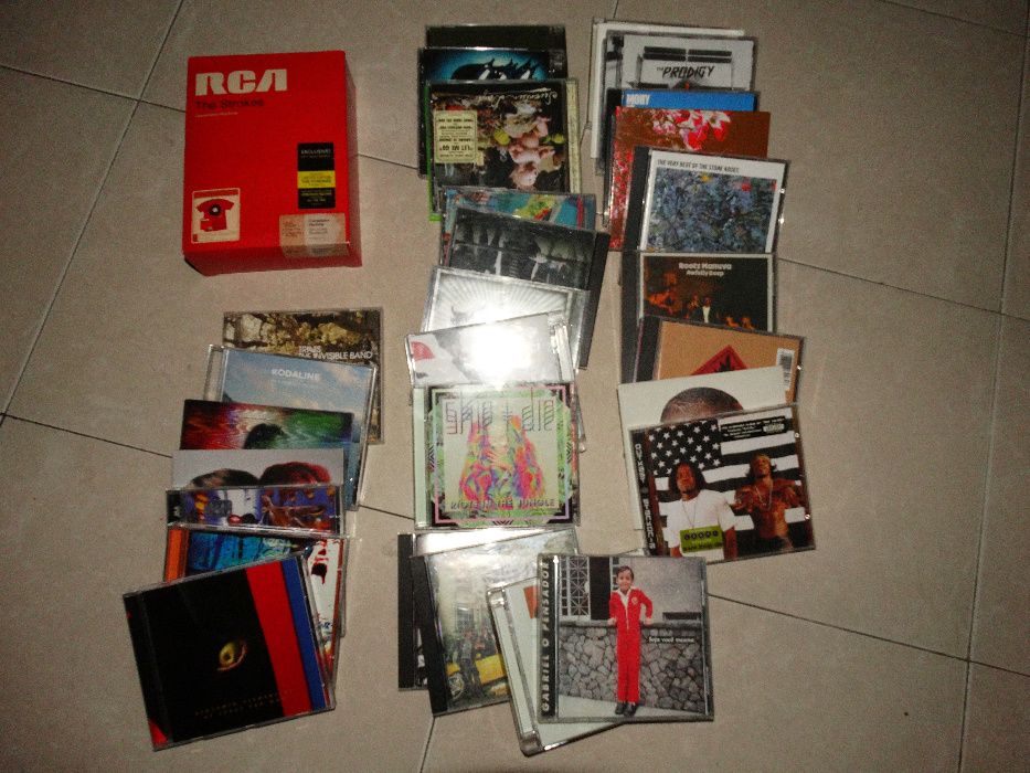 Vários CDs, Vinil e Cassettes