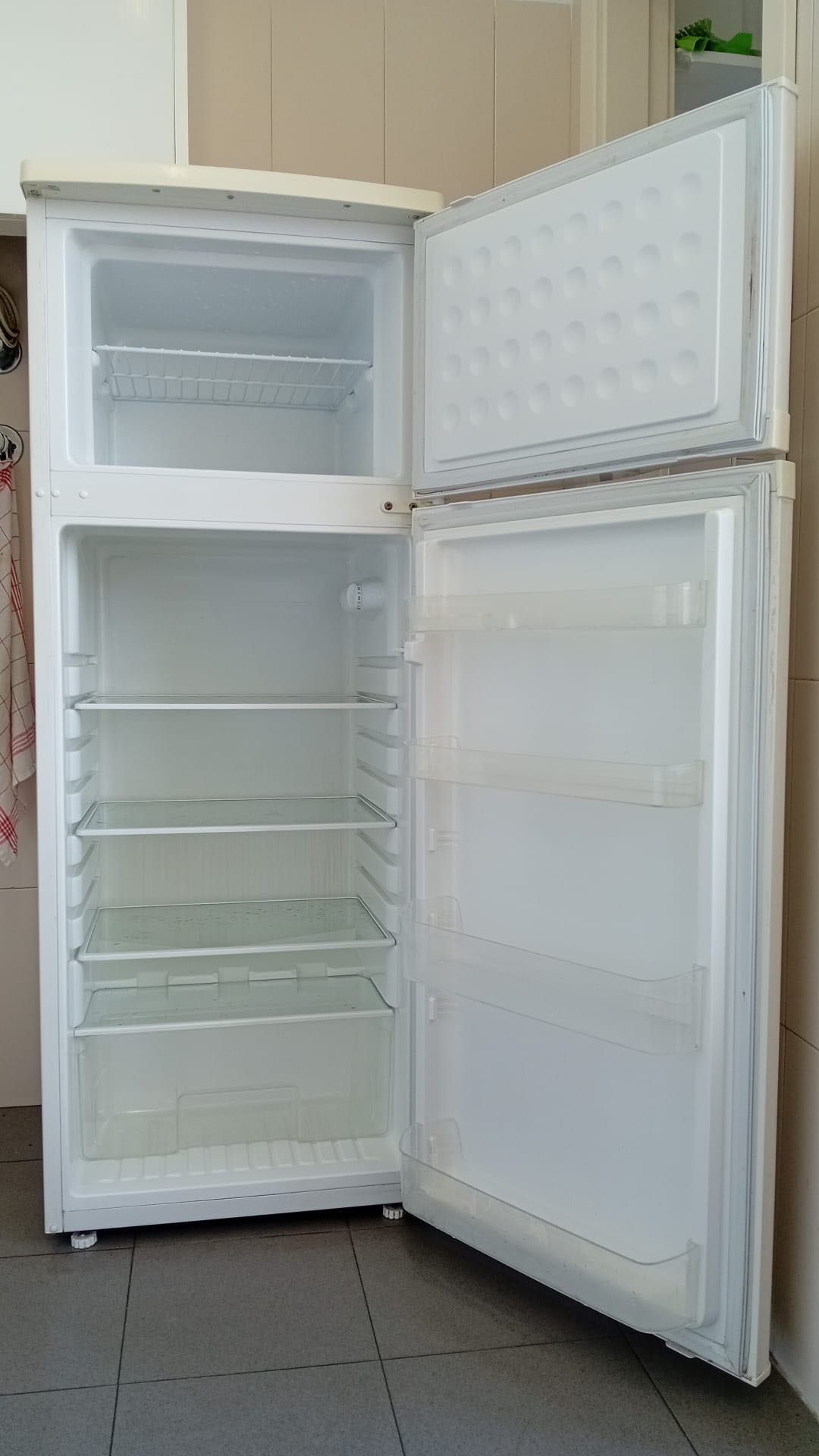 Geladeira muito conservada