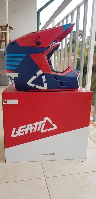 Capacete leatt / óculos 100%