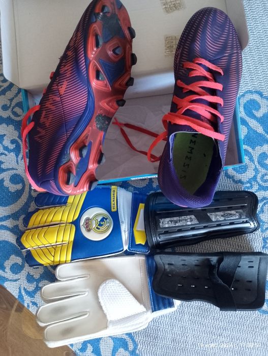 Бутсы.Перчатки,щитки