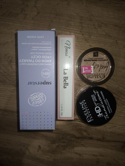 Nowy puder rozświetlacz krem perfumy