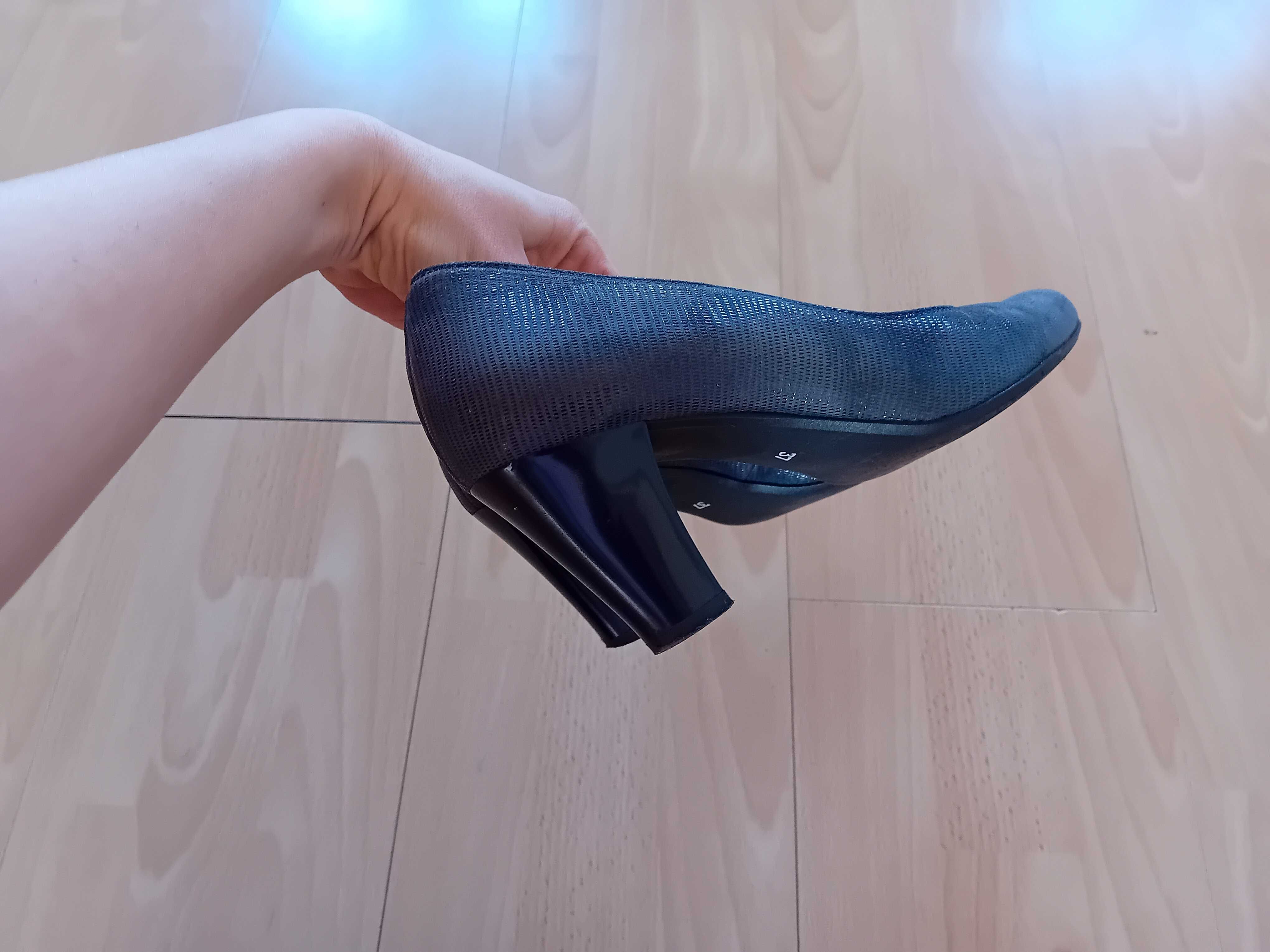 Buty damskie ze skóry r. 37/38.