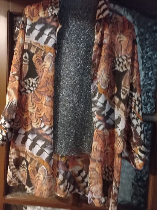 Комплект женский блуза и топ... материал шифон и трикотаж с люрексом.