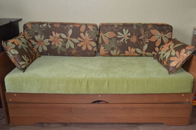 Продам диван как новый