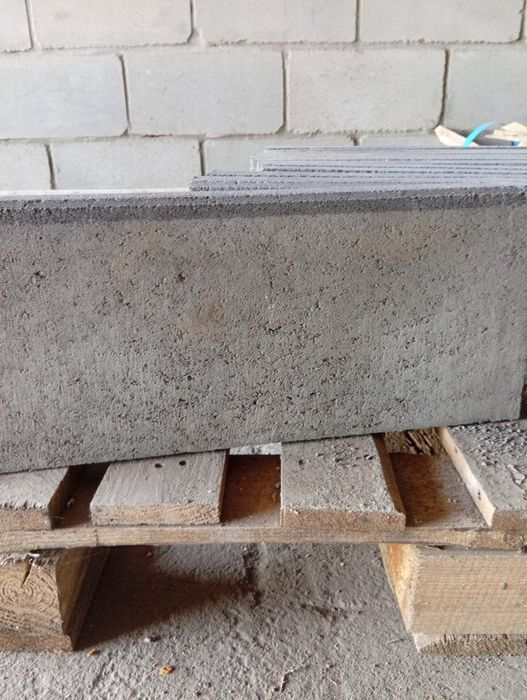 Блок.Перестіночний та стіновий перебрик та бруківка